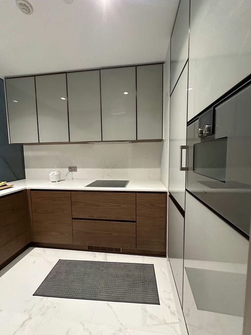 Simplex · Floor 16 · 93 sqm — 10