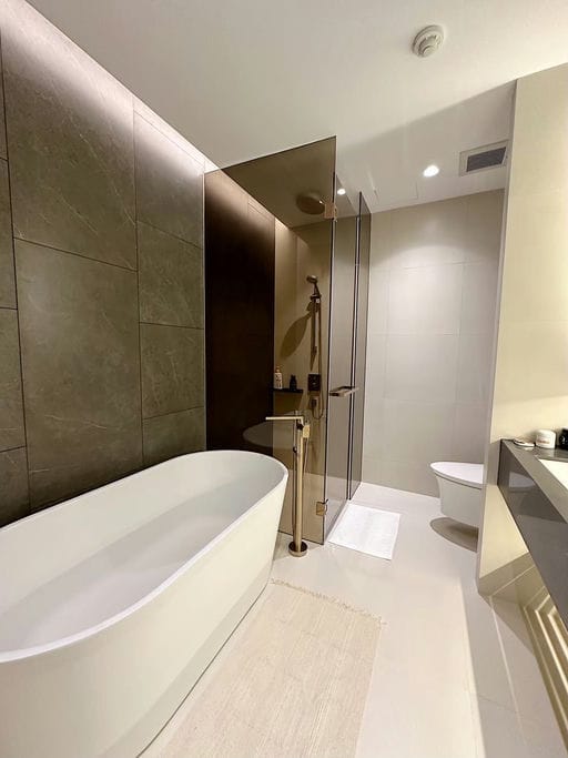 Simplex · Floor 16 · 93 sqm — 13