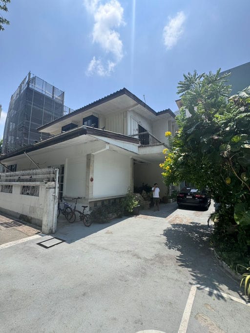 7 Bed · 650 sqm — 2