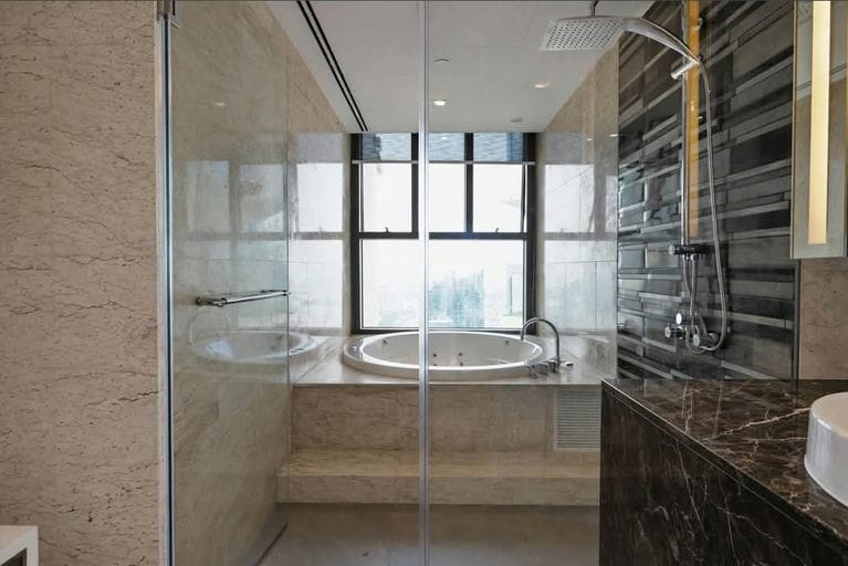 Penthouse · Floor 51-52 · 350 sqm — 15