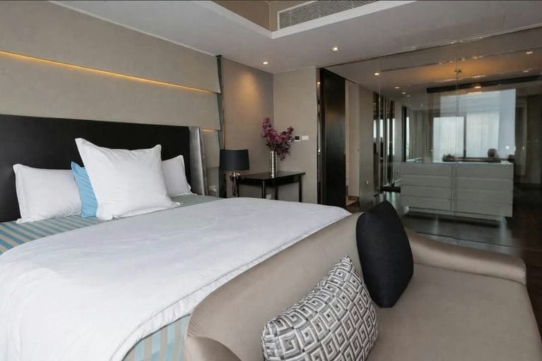Penthouse · Floor 51-52 · 350 sqm — 16
