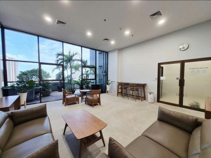 Penthouse · Floor 35 · 276 sqm — 13