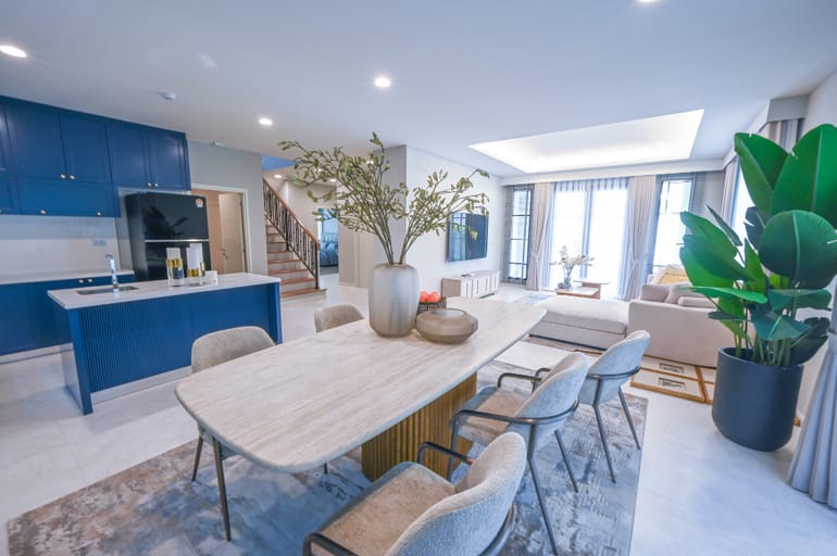 4 Bed · 364 sqm — 2