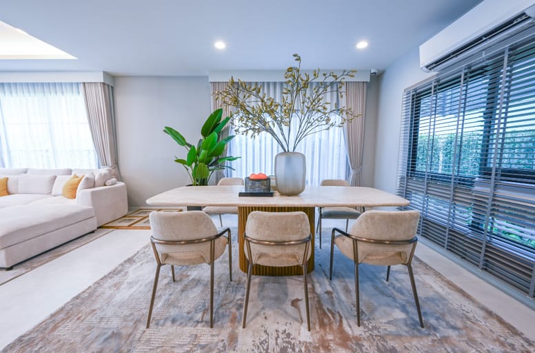 4 Bed · 364 sqm — 10