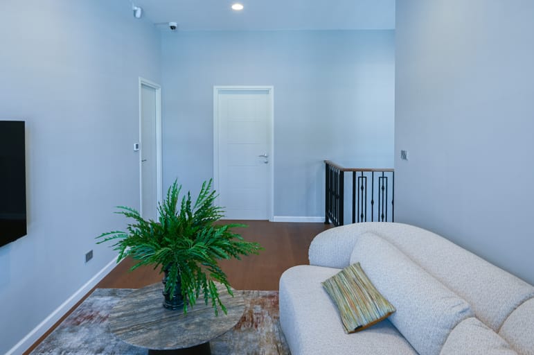 4 Bed · 364 sqm — 24