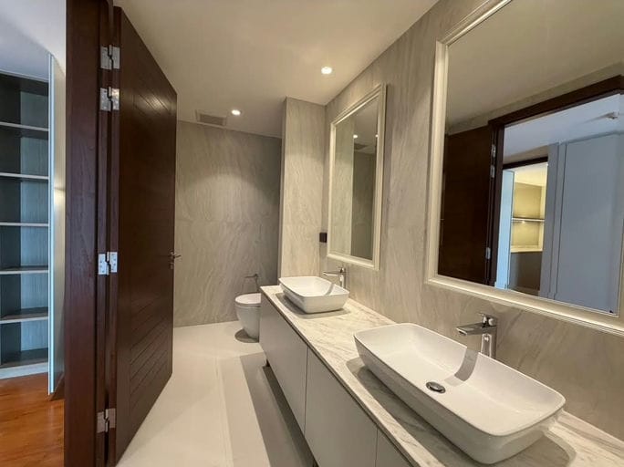 Simplex · Floor 7 · 180.8 sqm — 18