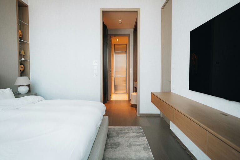 Simplex · Floor 29 · 84 sqm — 9