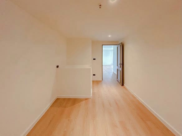 Penthouse · Floor 43-44 · 220 sqm — 17