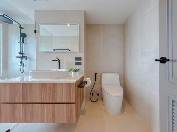 Penthouse · Floor 43-44 · 220 sqm — 28