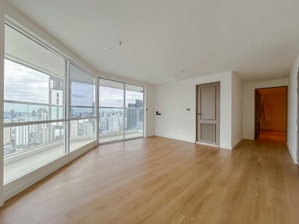 Penthouse · Floor 43-44 · 220 sqm — 23