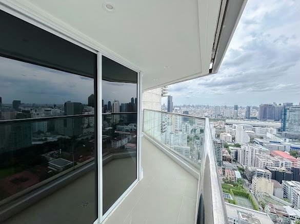 Penthouse · Floor 43-44 · 220 sqm — 25