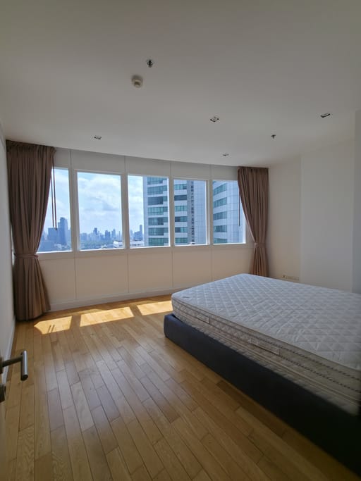 Simplex · Floor 36 · 128 sqm — 17