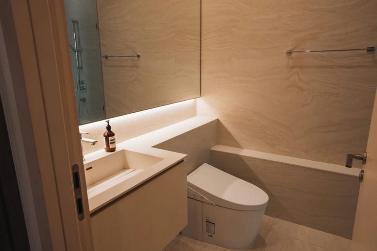 Simplex · Floor 20 · 90 sqm — 13