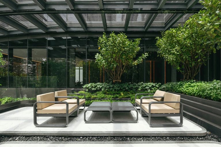 Aestiq Thonglor — 10